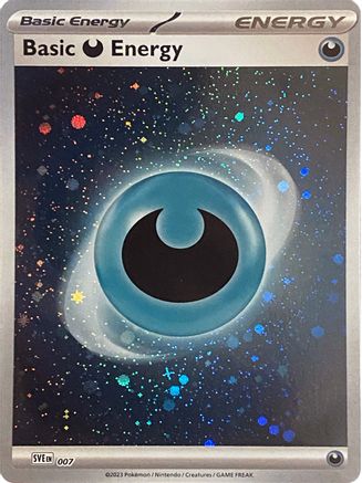 Basic Darkness Energy (Cosmos Holo) - 007, 151 | Scarlet & Violet, , 12.00 kr, Pokesingles. Kjøp pokemon kort til lave priser hos oss.