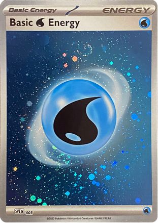 Basic Water Energy (Cosmos Holo) - 003, 151 | Scarlet & Violet, , 12.00 kr, Pokesingles. Kjøp pokemon kort til lave priser hos oss.